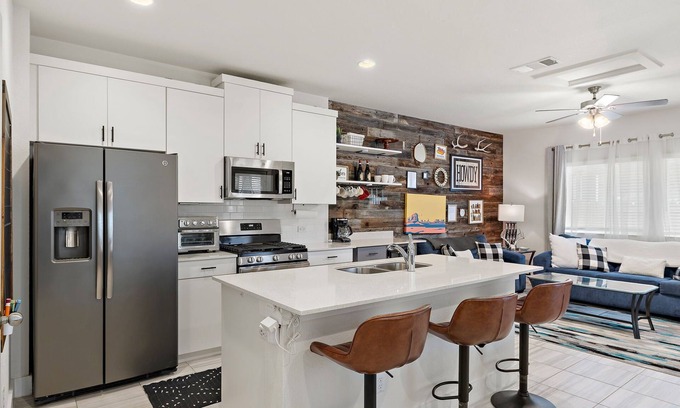 Georgetown House | Charming 3-bedroom Townhome conveniently located in Georgetown