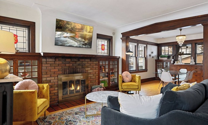 Kingfield House | Charming 3-bedroom house in wonderful Minneapolis with WiFi, AC