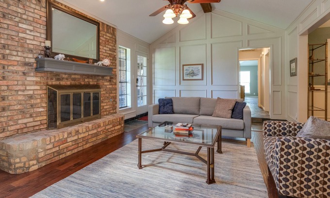 Euless House | Charming 3BD 2BA near DFW Airport