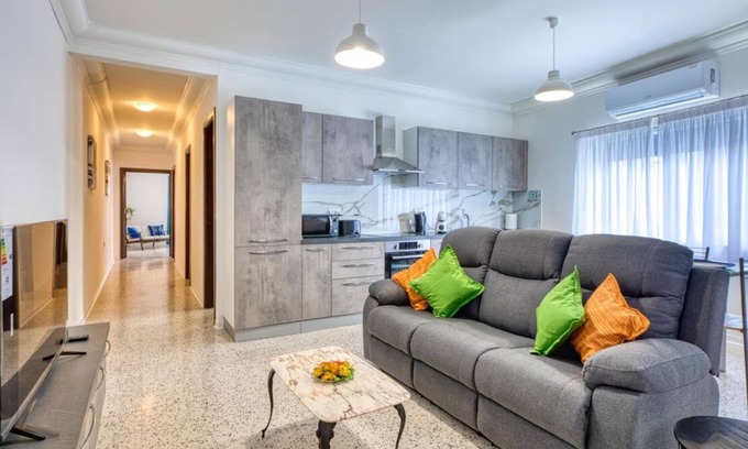 Swieqi Apartment | Charming 3BR Apt + City Views & WIFI in Swieqi