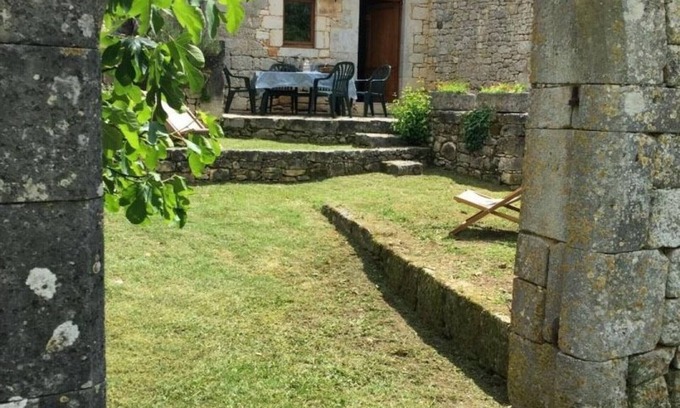 Borreze Cottage | Charming 3BR House in Borrèze with Terrace, WiFi, BBQ, Pet-Friendly