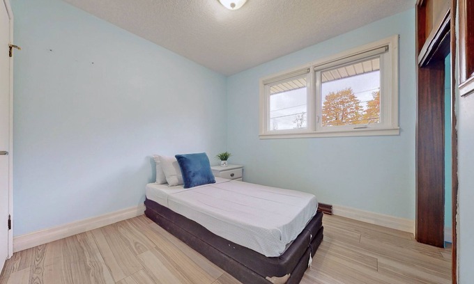 Township of Woolwich House | Charming 4 Bed House on an Acre property (Open for Event rentals)