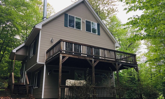 Thornton House | Charming 4-bedroom house surrounded by trees