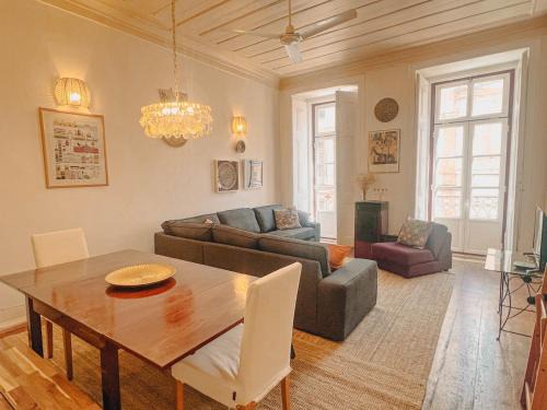 Santos Apartment | Charming 5 Bedroom Apartment in Traditional Lisbon