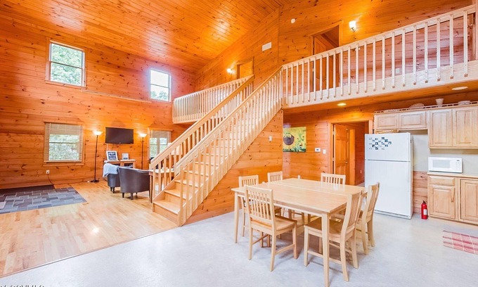 Benton Cabin | Charming 5-bedroom lodge in delightful Benton minutes from Ricketts Glen.