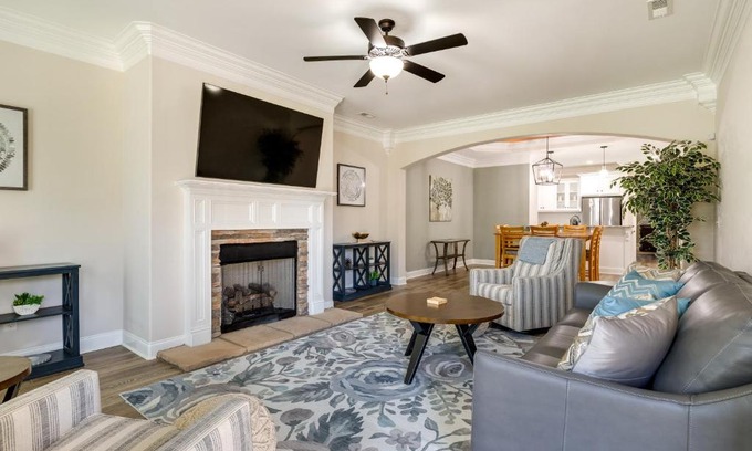 Owens Cross Roads House | Charming Alabama Retreat with Private Patio!