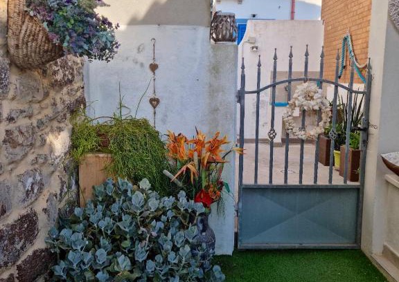 Calasetta Apartment | Charming Apartment Calasetta + Garden