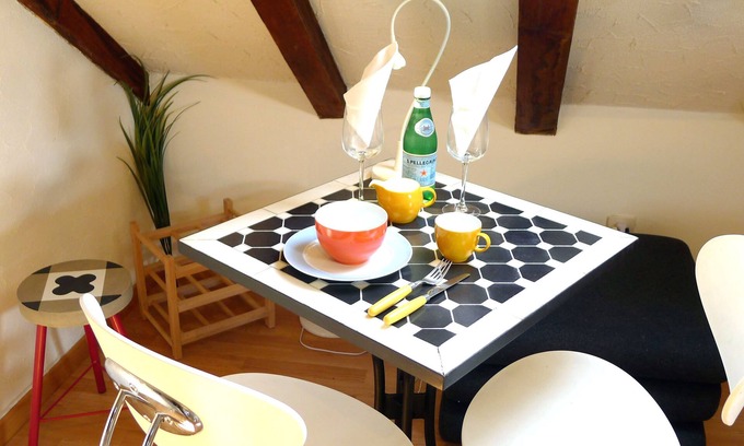 Muhlebach Apartment | Charming Attic In The Trend Area Of Zurich - Lake Close By