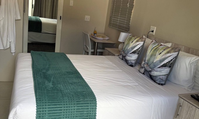 Welkom Bed & Breakfast | Charming B&B with WiFi and AC in Welkom, South Africa
