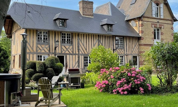 Sainte-Marguerite-de-Viette Bed & Breakfast | Charming bed and breakfast with pool and spa in Normandy