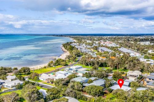Dunsborough House | Charming beach home in heart of old Dunsborough