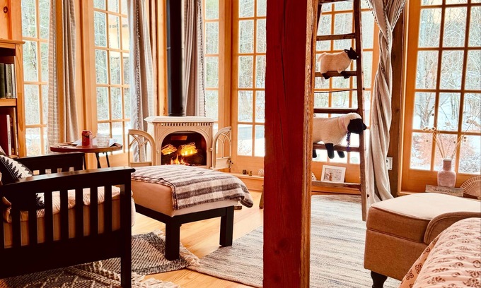 Greenfield Cabin | Charming cabin in delightful Greenfield New Hampshire with WiFi access