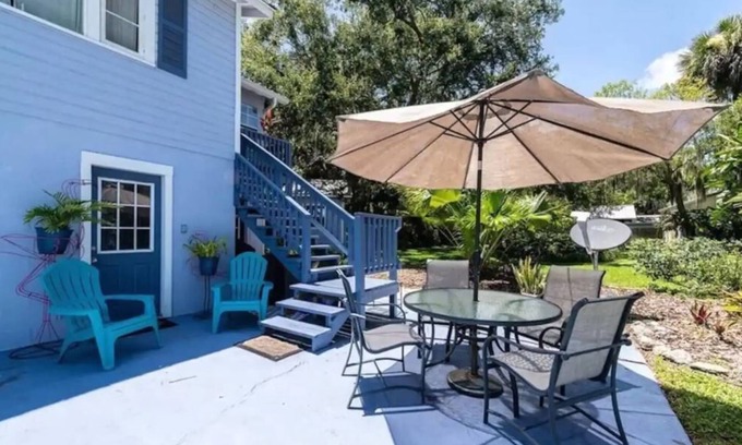 New Smyrna Beach House | Charming Carriage House near Historic Canal Street, Minutes to the Beach!