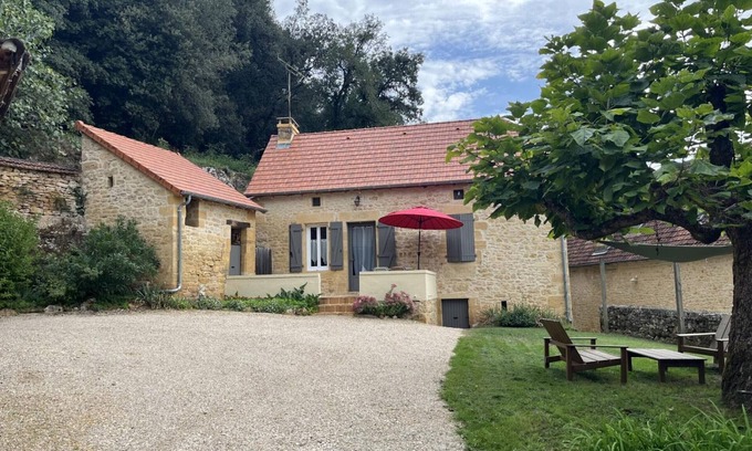 Calviac-en-Perigord Cottage | Charming countryside house with garage and bikes, near Dordogne and tourist sites
