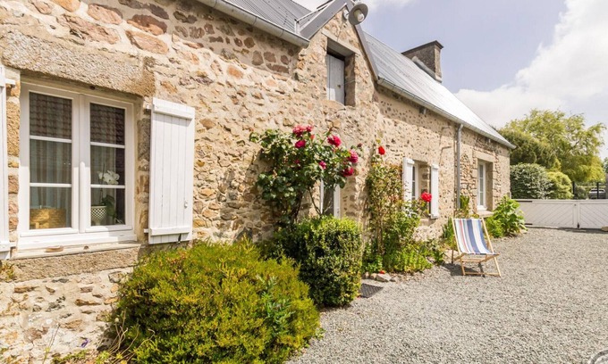 Gouville-sur-Mer Cottage | Charming Coastal Cottage with Private Garden, Close to Beach, Free Bikes, and All Amenities Included