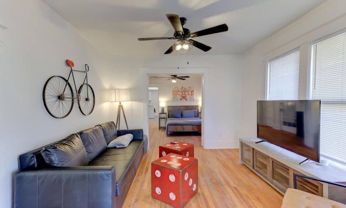 Cooper-Young Historic District Apartment | Charming Cooper-Young Flat in the Heart of Memphis