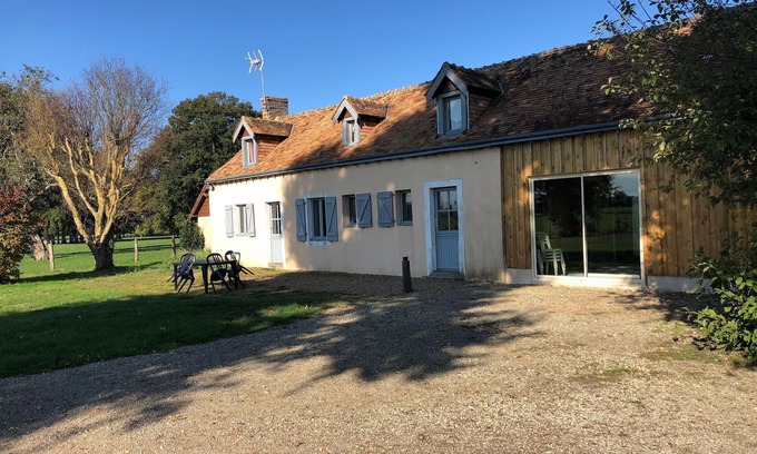 Monce-en-Belin Cottage | Charming Cottage Near 24H Le Mans, 3 Bedrooms, Garden, and Ping-Pong