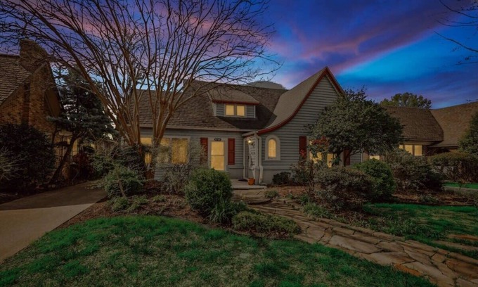 Lower Greenville House | Charming Cottage Getaway in the Heart of Dallas