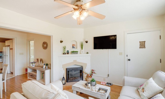 Oleander - Sunset Cottage | Charming Cottage in Oleander/Sunset Neighborhood