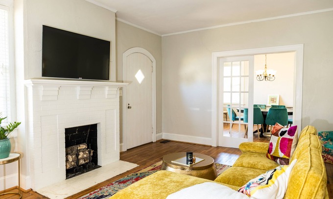 Opelika Cottage | Charming cottage near downtown Opelika!