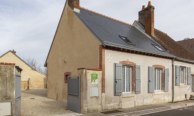 Cheverny Cottage | Charming Cottage Near Cheverny Castle - Modern, Spacious, and Quiet with Private Garden
