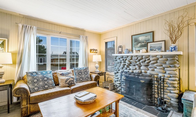 Gearhart Cottage | Charming dog-friendly cottage with sauna, easy beach access, deck & yard