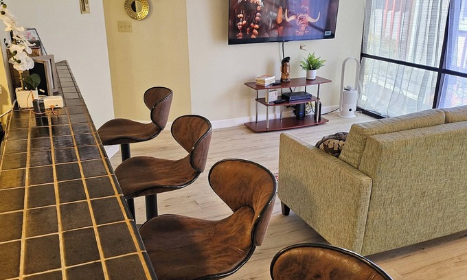 Downtown Honolulu Apartment | Charming Downtown Honolulu Apartment: 1-bed, 1-bath, Full Kitchen & Washer/Dryer