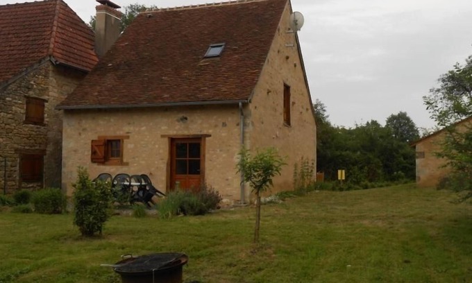 Lignac Cottage | Charming Eco-Renovated Home in Berry with Garden, Terrace, and Nearby Attractions