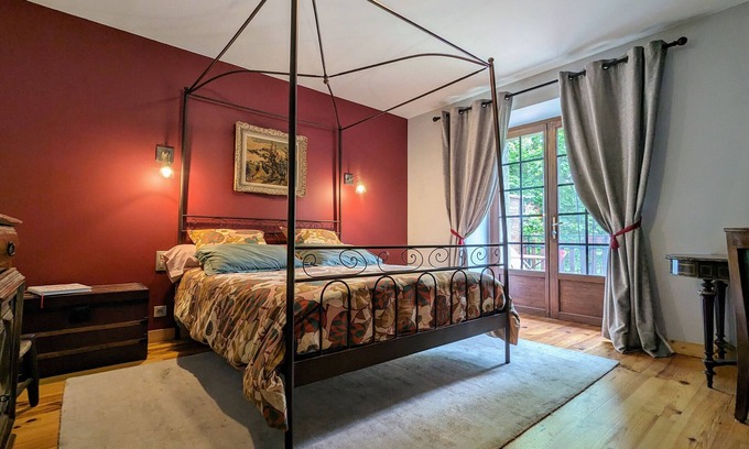 Saint-Romain-Lachalm Bed & Breakfast | Charming farmhouse with private pool and tennis