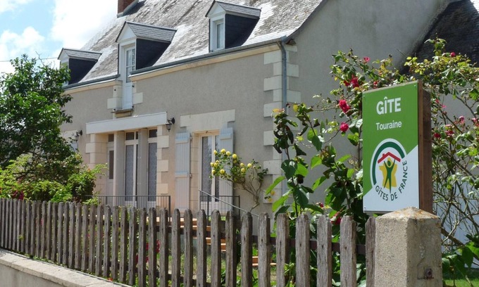 Manthelan Cottage | Charming Family Cottage with Large Garden, Terrace & Modern Amenities in Loire Valley