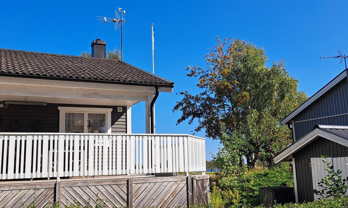 Oskarshamn Municipality House | Charming Figeholm House with Private Jetty and Sauna