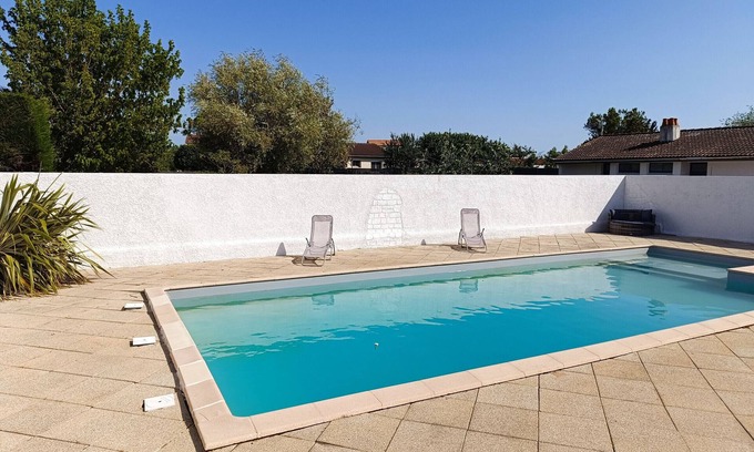 Saint-Michel-en-l'Herm Cottage | Charming Cottage with Pool, Near Beaches and Nature, St. Michel en l'Herm