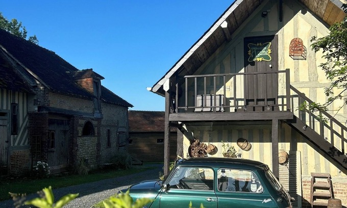 Sainte-Marguerite-de-Viette Apartment | Charming gîte with pool and spa in Normandy