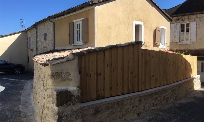Issigeac House | Charming gite "Le Petit Logis" with garden and jacuzzi for 2 to 5 people.