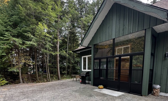 Kearney Cabin | Charming Guesthouse in Kearney