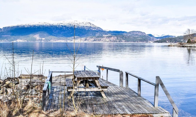 Hardangerfjord House | Charming historic house in the idyll of Hardangerfjord.