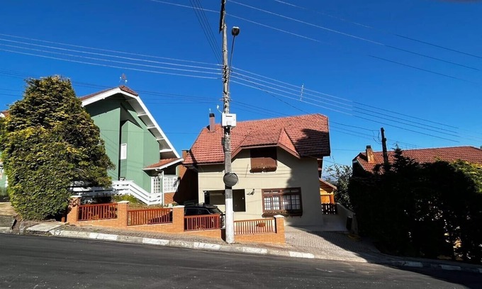 Vila Poran House | Charming home in Gated Community