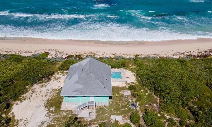 Long Island House | Charming home overlooking the Ocean