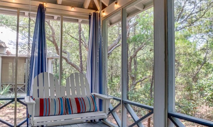 Seacrest Cottage | Charming home walking distance to Beach & Pool 3 big beds. Sleeps 6