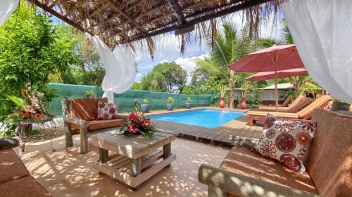 Albion House | Charming house in Albion + enclosed garden and shared pool