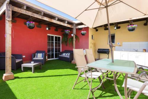 San Isidro House | Charming House in San Isidro with Jacuzzi