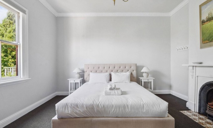 Woolwich House | Charming House in Woolwich