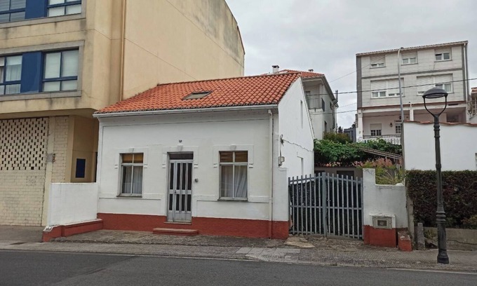 Mino House | Charming house with first floor, second floor and patio. With the beach 300 meters away