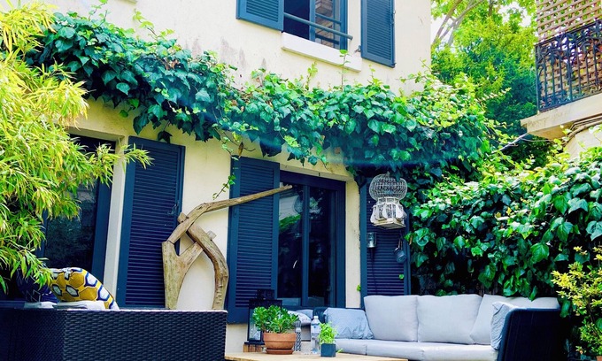Charonne Cabin | Charming House with Terrace & Garden in Paris