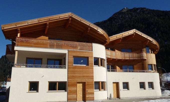 Pera Apartment | Charming Apartment “Il Mondo di Patty 1” with Mountain View