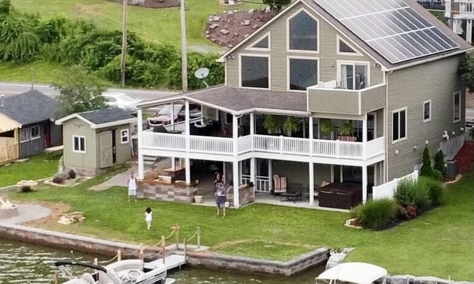 Marietta House | Charming lake side retreat great for family time or a romantic getaway!