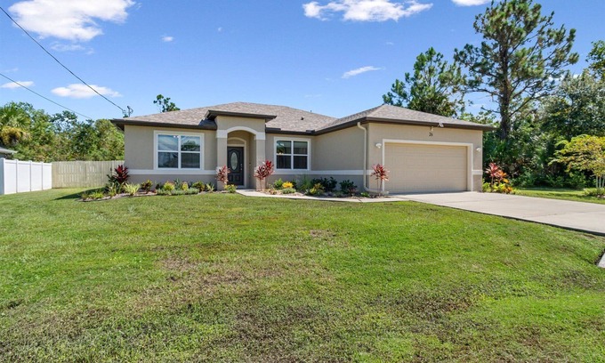 Indian Trails House | Charming Modern Family Home