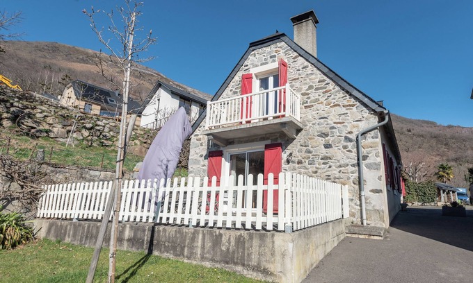 Ouzous House | Charming mountain retreat – Renovated sheepfold, hiking and skiing nearby