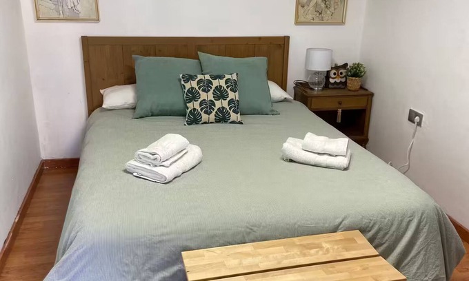 Premia de Mar House | Charming old town house steps from the beach