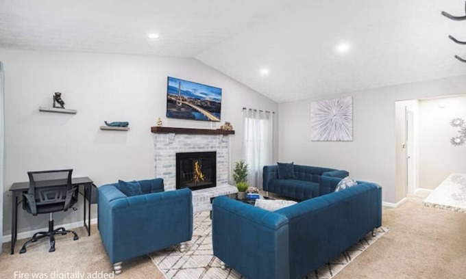 Riverside House | Charming Ranch 3BR W/Hot Tub and Ping Pong Tablenn